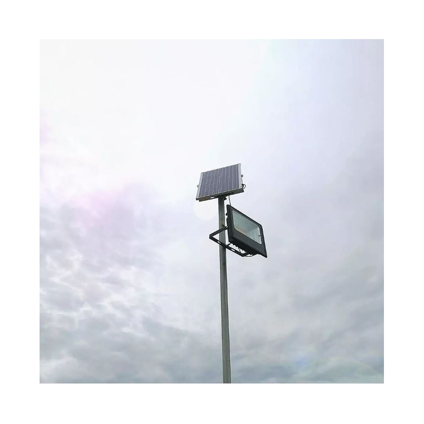 LED Zatemnitveni solarni reflektor LED/12W/3,2V 6000K IP65 5000 mAh + Daljinski upravljalnik