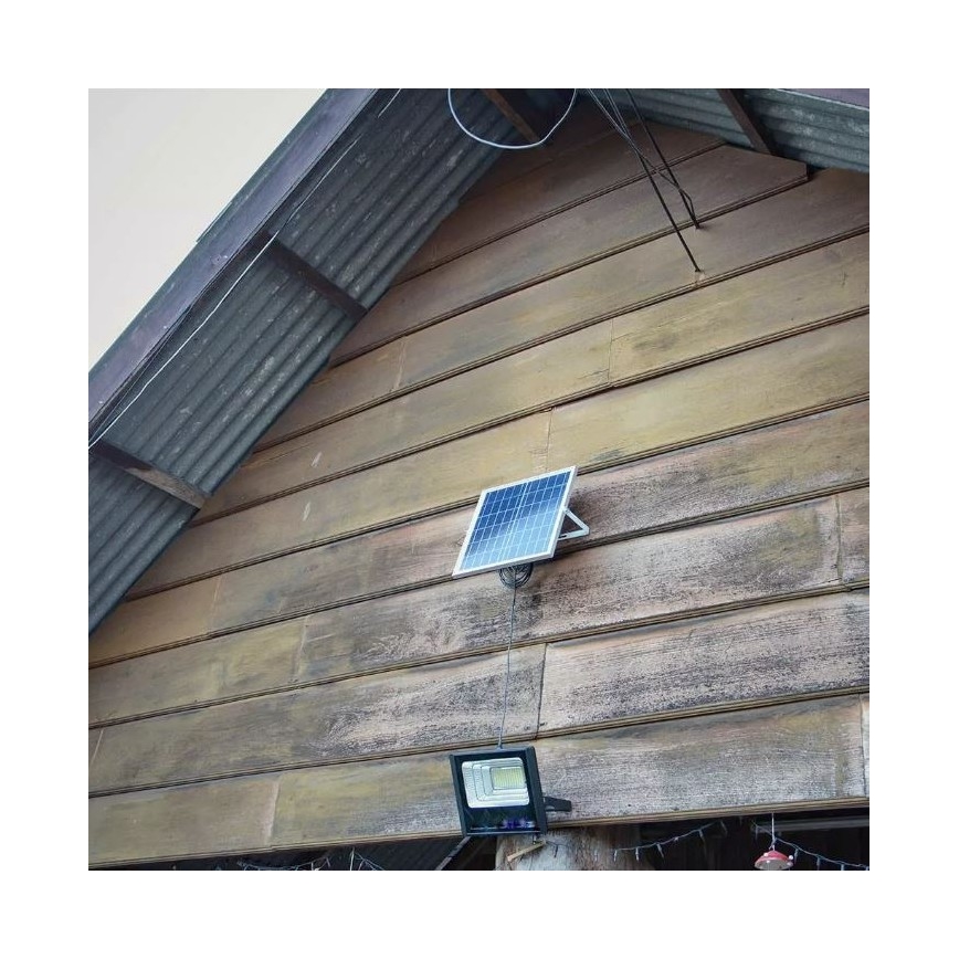 LED Zatemnitveni solarni reflektor LED/12W/3,2V 6000K IP65 5000 mAh + Daljinski upravljalnik