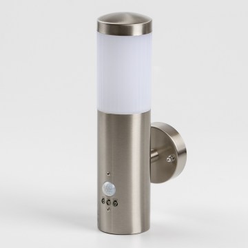 LED zunanja stenska svetilka s senzorjem gibanja 1xGU10/5W/230V IP44 mat krom