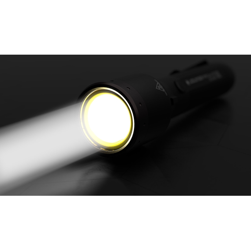 Ledlenser P9R Core - polnilna zatemnljiva LED ročna svetilka, 4800 mAh, IP68, 1000 lm, do 20 h delovanja
