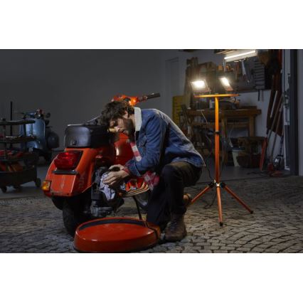 Ledvance - LED Reflektor z držalom TRIPOD 2xLED/30W/230V IP65