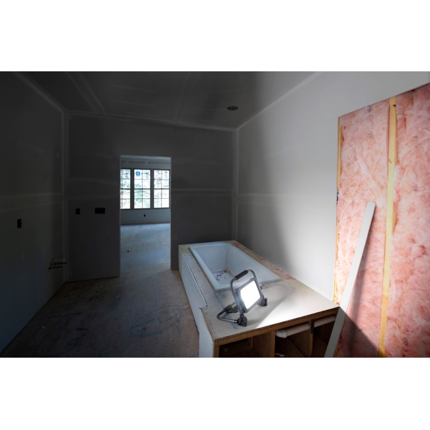 Ledvance - LED Zatemnitveni zunanji polnilni reflektor WORKLIGHT BATTERY LED/30W/5V 2200 mAh IP54