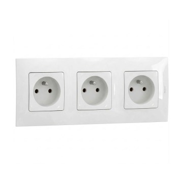 Legrand - Trojna vtičnica za domačo uporabo z okvirjem NILOE 250V bela