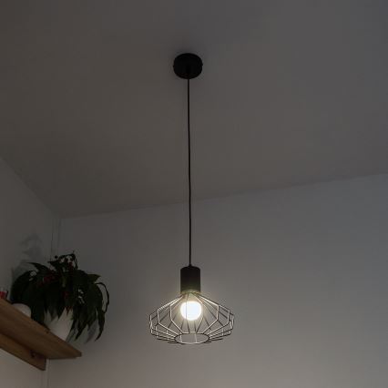 Lestenec na kablu SOLANO 1xE27/15W/230V črna/zlata