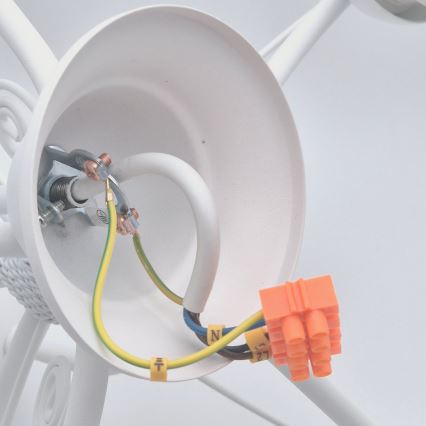 Lestenec na verigi RETRO II 5xE27/60W/230V, v beli barvi