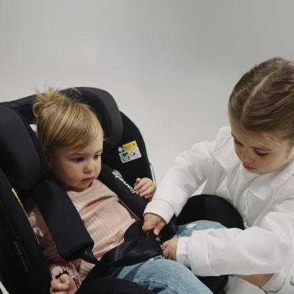 Lionelo - Vrtljiv avtosedež z bazo ANTOON PLUS i-Size 40-105 cm Black Onyx