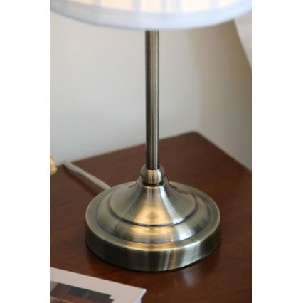 Markslöjd 108973 - Namizna svetilka OXFORD 1xE14/40W/230V bela/mesing