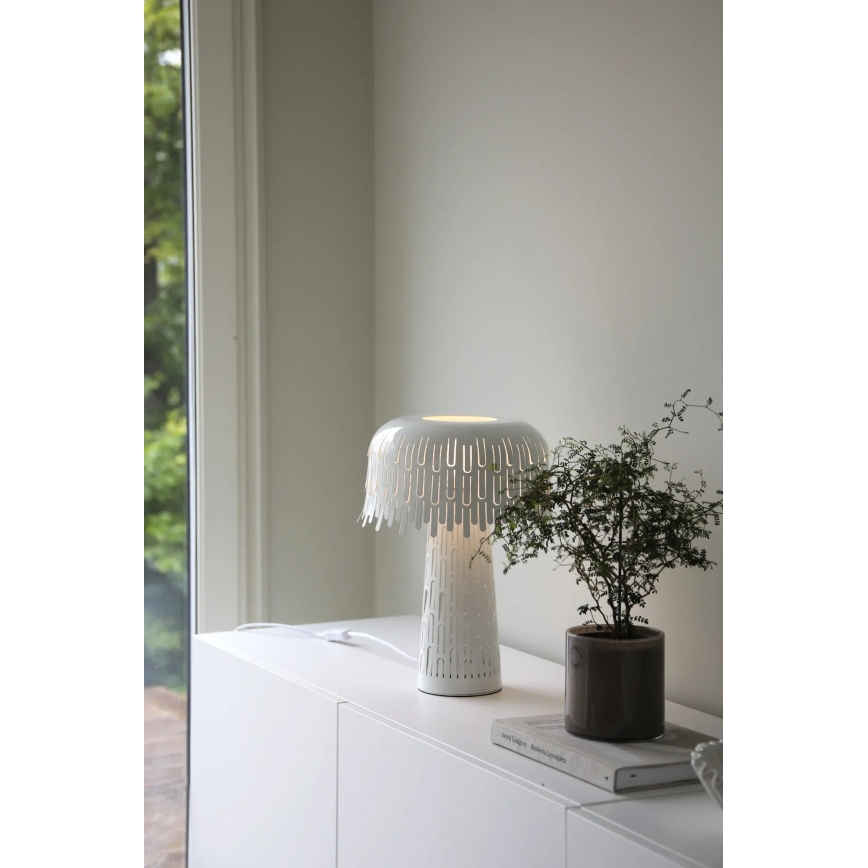 Markslöjd 109006 - Namizna svetilka VERBERA 1xE14/40W/230V bela