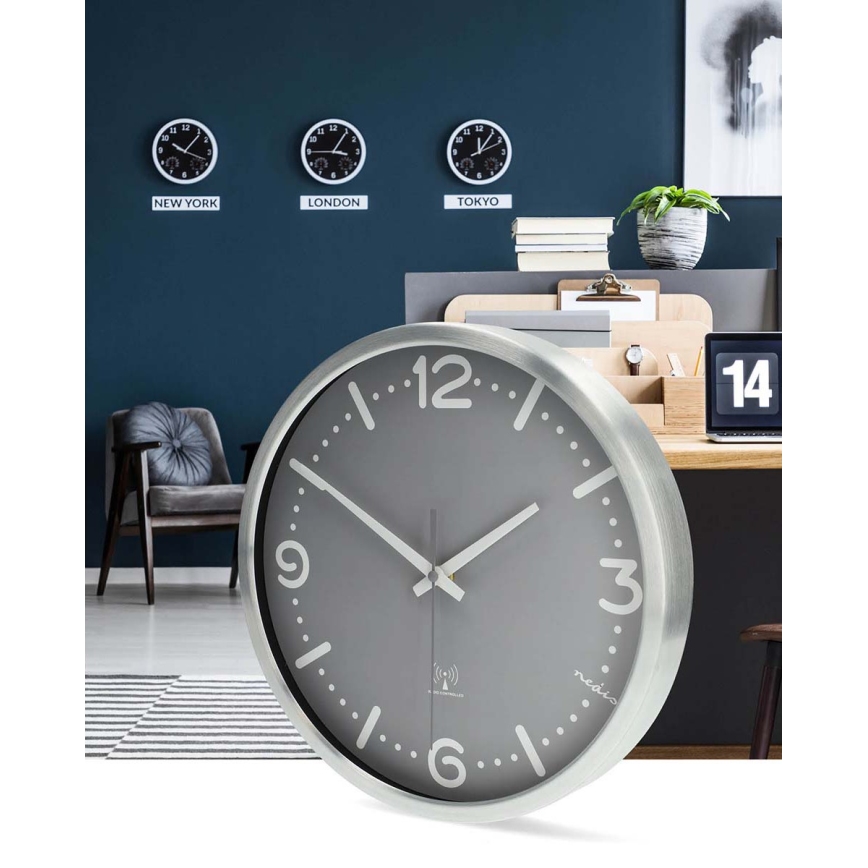 Stenska ura, premer 30,5 cm, 1×AA, matni krom/siva