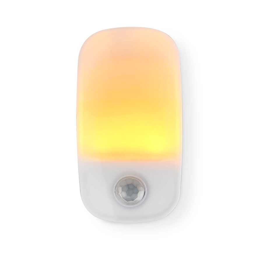 LED Orientacijska svetilka za vtičnico z motion in dusk senzor LED/0,55W/230V bela