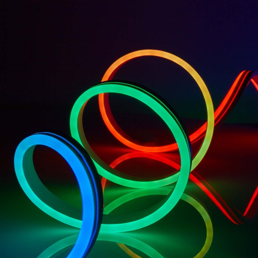LED RGB Zatemnitveni zunanji trak SmartLife 6m LED/32W/230V Wi-Fi IP65 + Daljinski upravljalnik