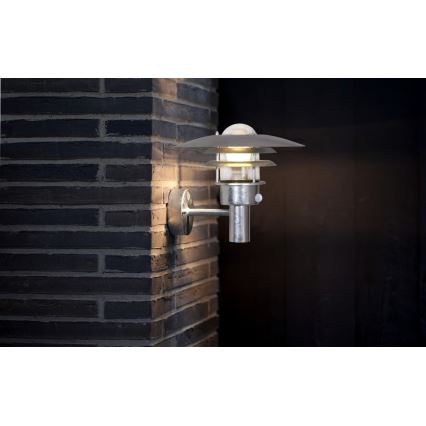 Nordlux - Zunanja stenska svetilka LONSTRUP s senzorjem 1xE27/60W/230V IP44 srebrna