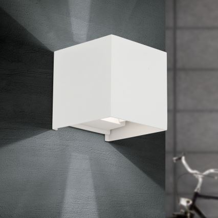 LED Zunanja stenska svetilka CUBE 2xLED/3W/230V IP54 bela
