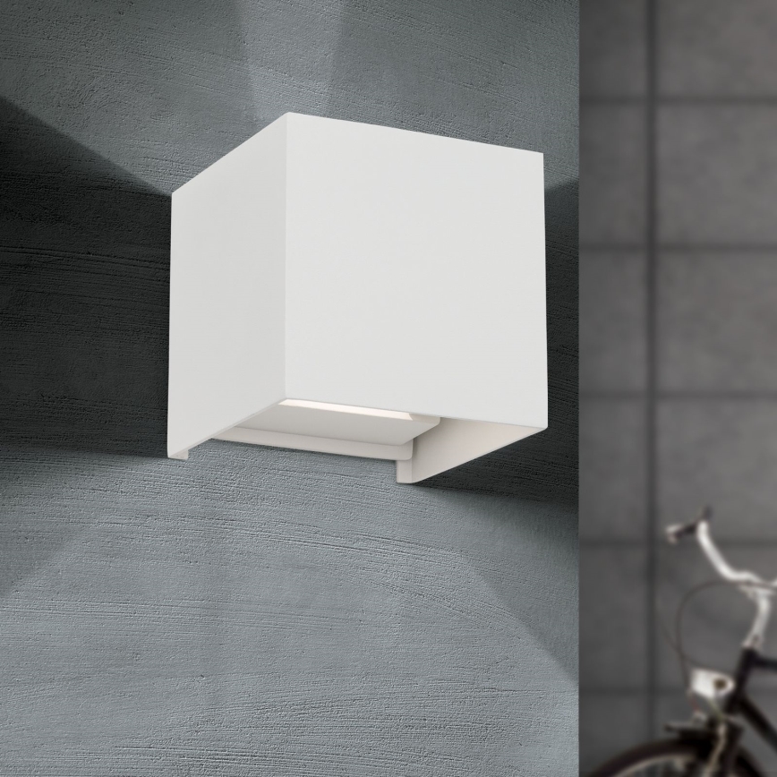 LED Zunanja stenska svetilka CUBE 2xLED/3W/230V IP54 bela