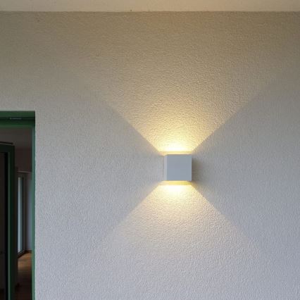 LED Zunanja stenska svetilka CUBE 2xLED/3W/230V IP54 bela