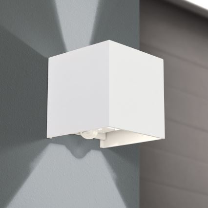 LED Zunanja stenska svetilka s senzorjem gibanja in mraka CUBE-S LED/13W/230V IP54 bela