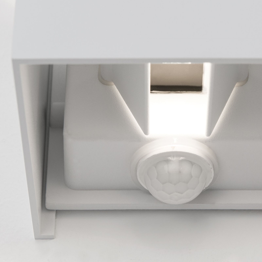 LED Zunanja stenska svetilka s senzorjem gibanja in mraka CUBE-S LED/13W/230V IP54 bela