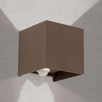 Orion - zunanja stenska svetilka z senzorjem gibanja in senzorjem mraka CUBE-S LED/13W/230V IP54 rjava