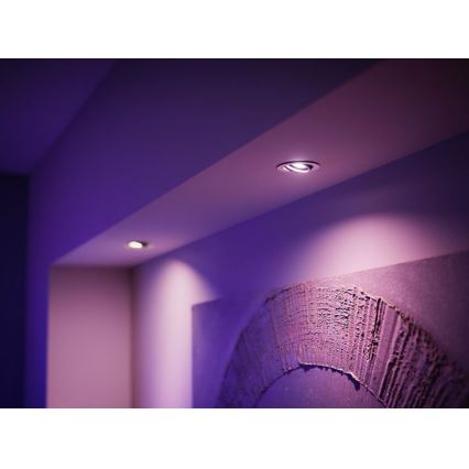 Osnovni komplet Philips Hue WHITE AND COLOR AMBIANCE 3xGU10/5,7W/230V 2000-6500K + naprava za medsebojno povezovanje