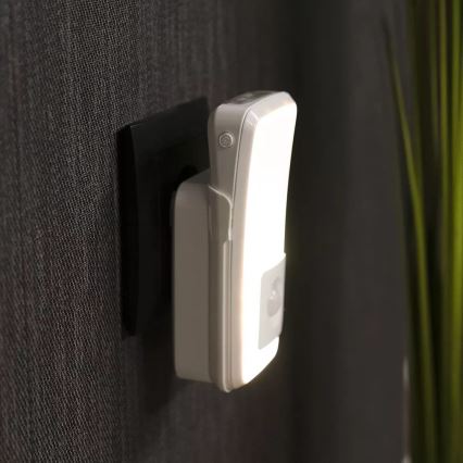 Osram - LED orientacijska lučka za vtičnico s senzorjem LUNETTA LED/2W/230V