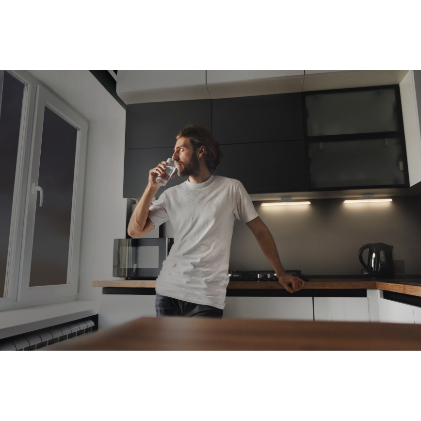 Osram - LED zatemnjiva svetilka za pod omarico s senzorjem gibanja in mraka LINEAR LED/5W/5V 3000K 35 cm bela