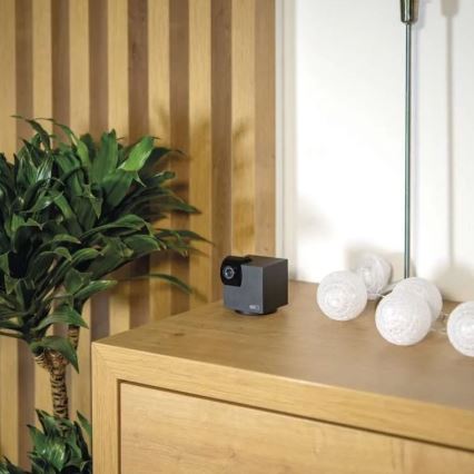 Pametna notranja vrtljiva kamera s senzorjem gibanja GoSmart 5V Wi-Fi Tuya črna
