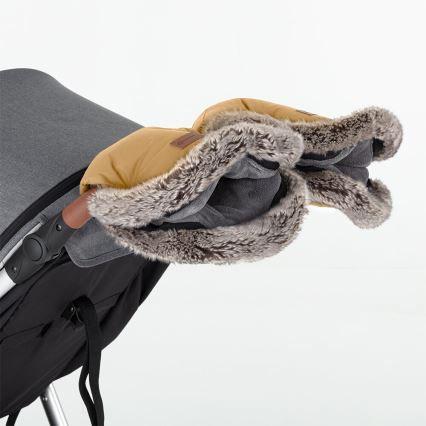 PETITE&MARS - SET Otroška spalna vreča 4v1 ARCTIC + rokavičke za voziček FURRY Elegant Caramel