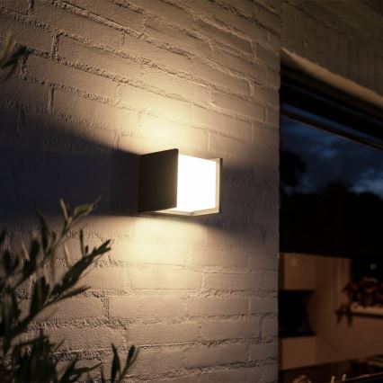 Philips 17445/30/P7 - LED Zunanja stenska svetilka HUE WHITE FUZO LED/15W/230V IP44