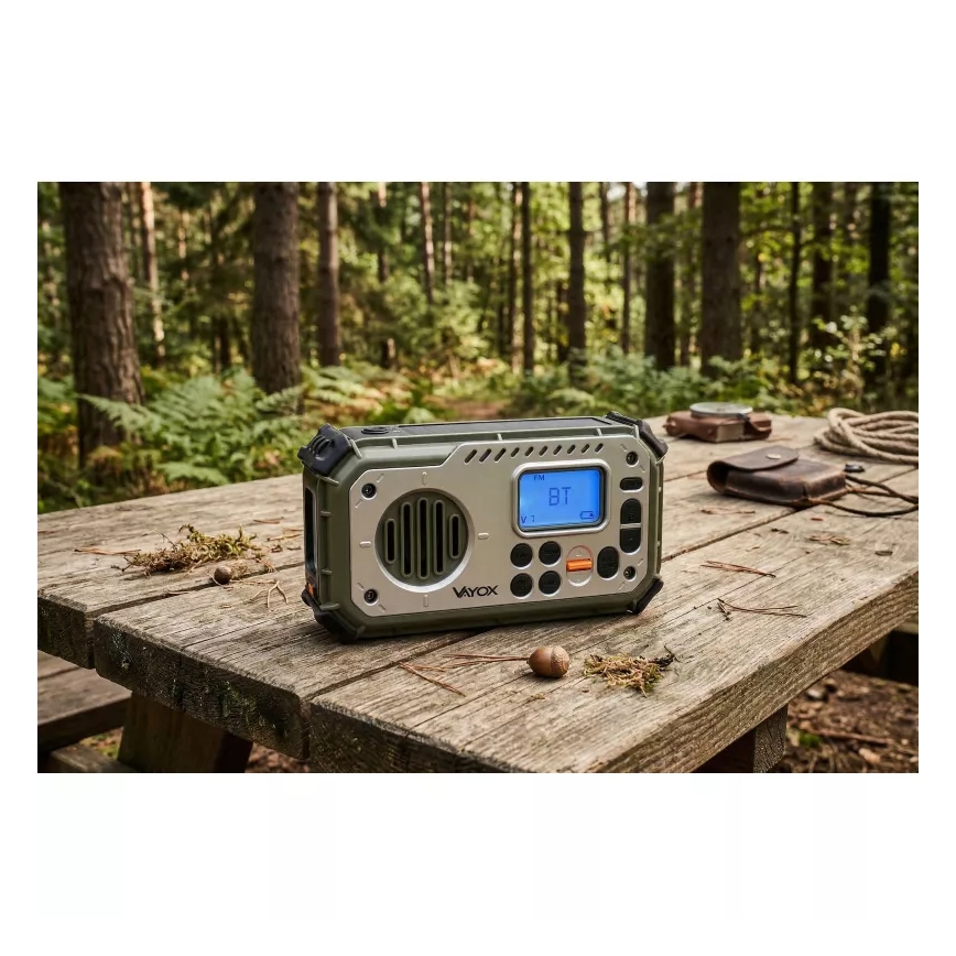 Kampirski radio z ročico, sončnim panelom in LED svetilko s funkcijo powerbanke 5V/3xAAA/2000 mAh IPX4 zelena
