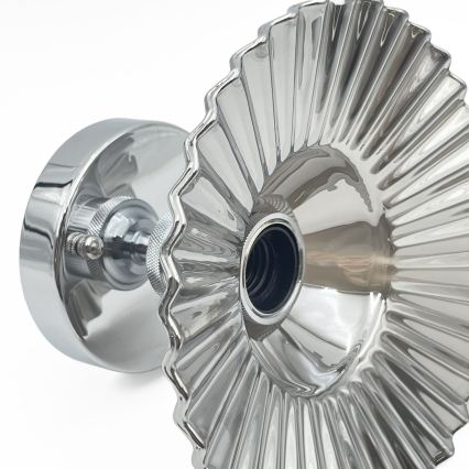 Pritrdjen stropni lestenec TRISH 1xE27/15W/230V, sijajni krom/dimljena črna