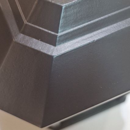 Quintiesse - Zunanja stenska svetilka CASTELLE M 1xE27/60W/230V IP44 črna