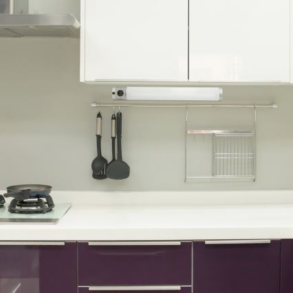 Rabalux - LED Podelementna svetilka z vtičnico LED/8W/230V 4000K 68 cm mat krom