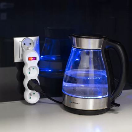 Razdelilec s stikalom, 3 vtičnice