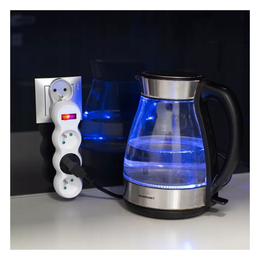 Razdelilec s stikalom, 3 vtičnice