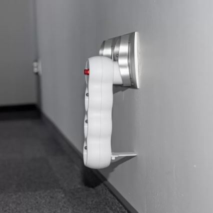 Razdelilec s stikalom, 3 vtičnice