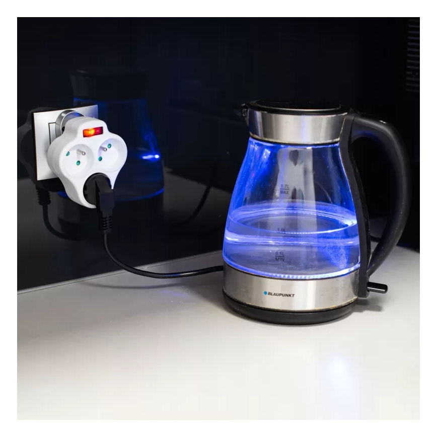 Razdelilna vtičnica s stikalom, 3 vtičnice