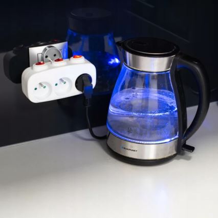 Razdelilnik z vklopnimi stikali — 3 vtičnice