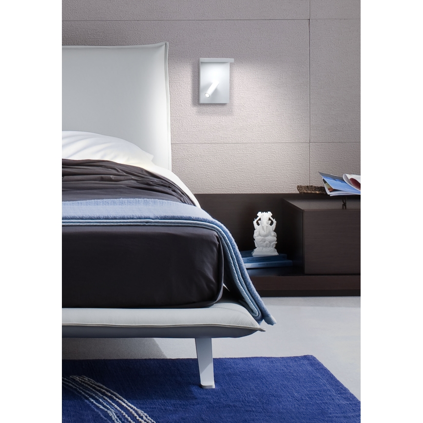 Redo 01-1499 - LED Stenski reflektor AGOS LED/6W/230V + LED/3,2W USB bela