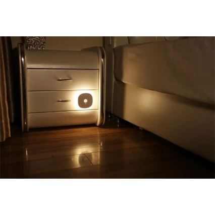 LED Orientacijska svetilka s senzorjem LED/0,45W/3xAAA 3000K bela