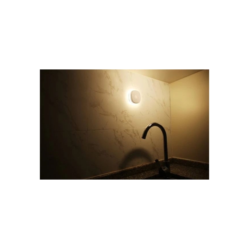 LED Orientacijska svetilka s senzorjem LED/0,45W/3xAAA 3000K bela