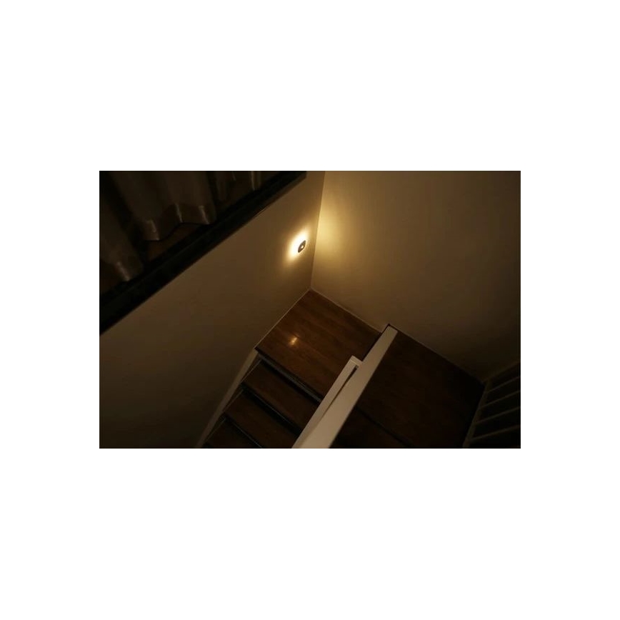 LED Orientacijska svetilka s senzorjem LED/0,45W/3xAAA 3000K bela