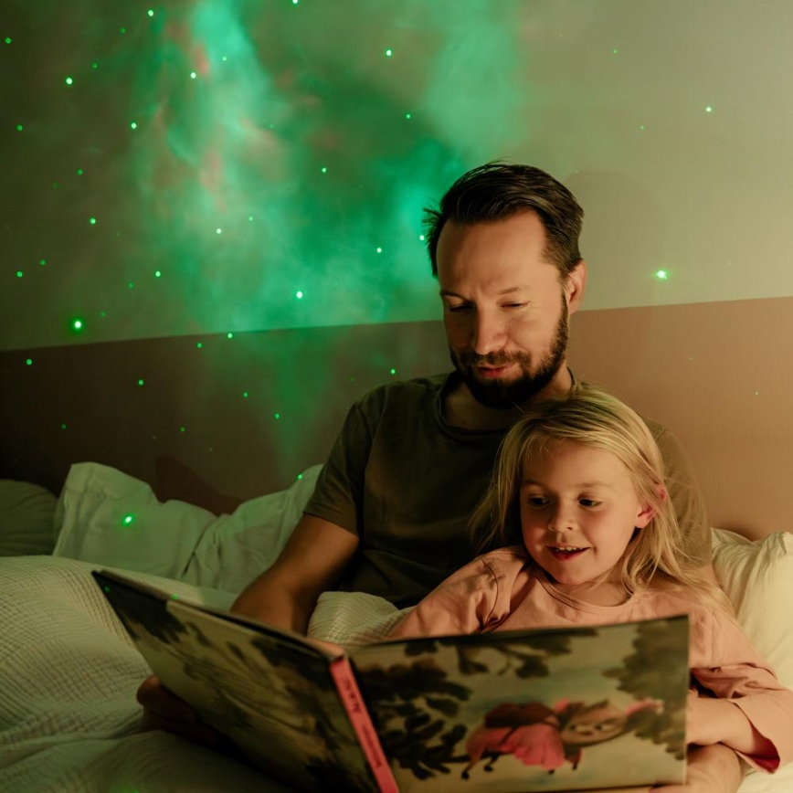 Retlux - LED otroški projektor 230V astronaut 23,3 cm + daljinski upravljalnik