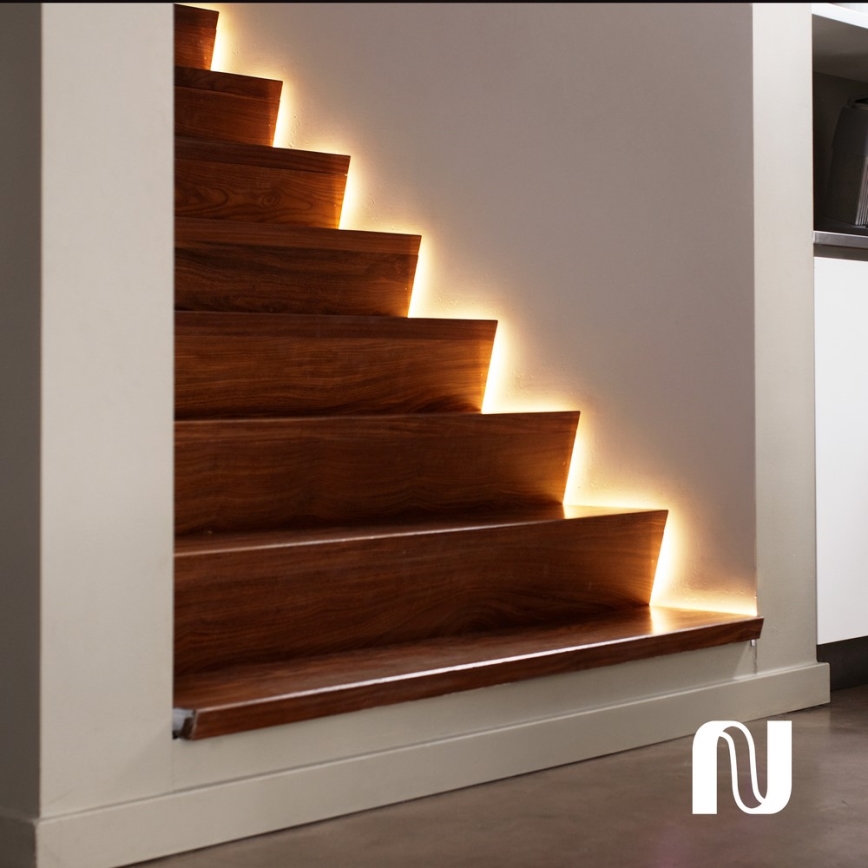 SET - LED RGBW Zatemnitveni trak Philips Hue WHITE AND COLOR AMBIANCE 2m LED/20W/230V + trak 1m LED/11W/12V