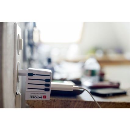 Potovalni AC adapter MUV z USB A in USB-C, 15 W