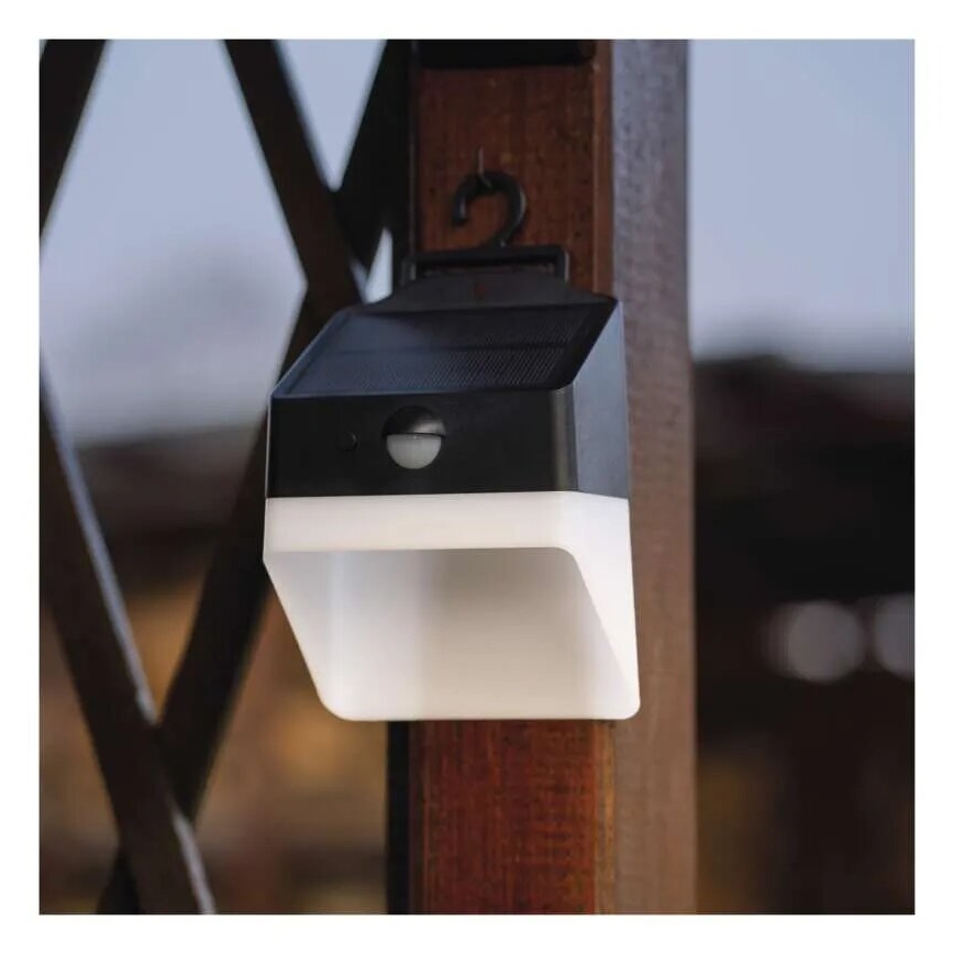 Solarna stenska svetilka s senzorjem LUMI LED/3,7W IP65 črna