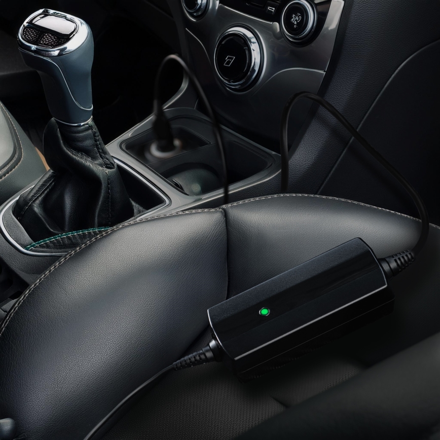 Avtomobilski polnilec USB-C s Power Delivery 65 W