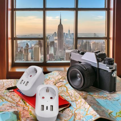 Potovalni adapter za ZDA 230V 2x USB-A + 1x USB-C