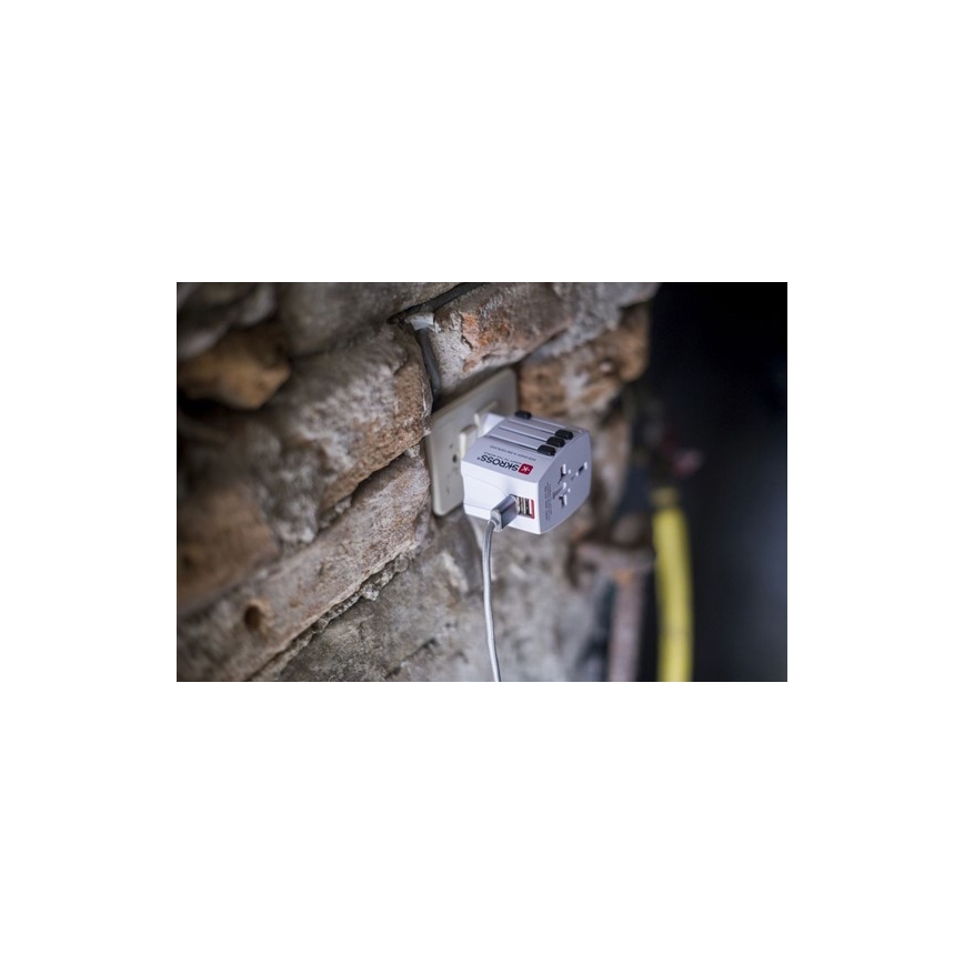 Mednarodni potovalni adapter 230V230V + 2x USB