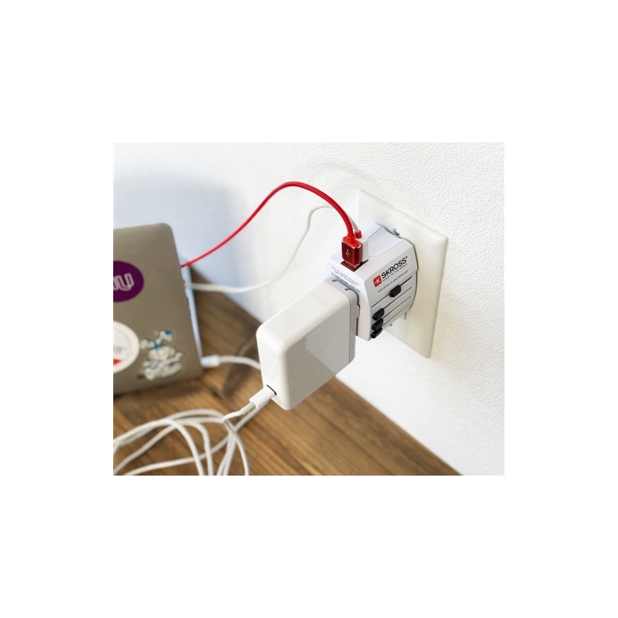 Mednarodni potovalni adapter 230V230V + 2x USB