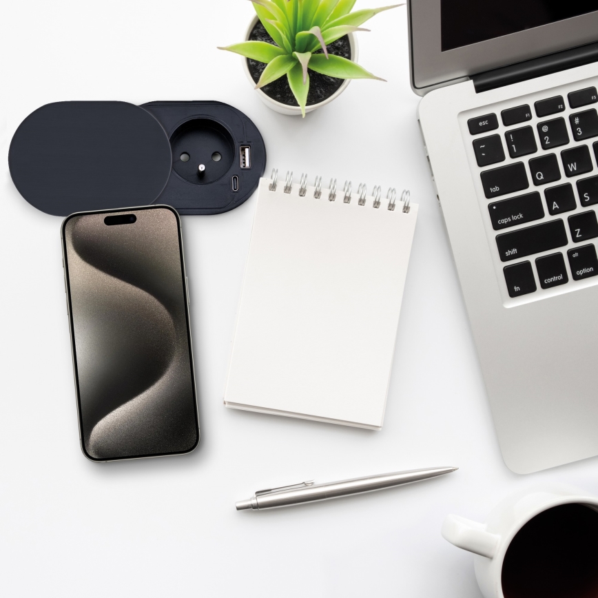 Vgradna vtičnica z drsnim pokrovom 20W 1 vtičnica + USB A+C črna